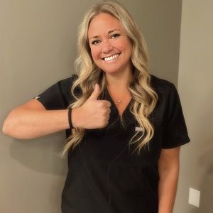 Meet your Posher, Adrienne